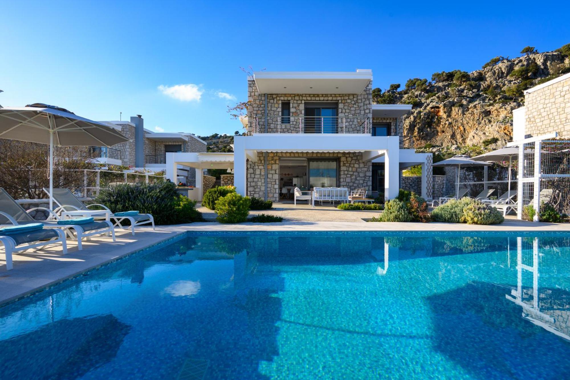 Kokinogremos Villa